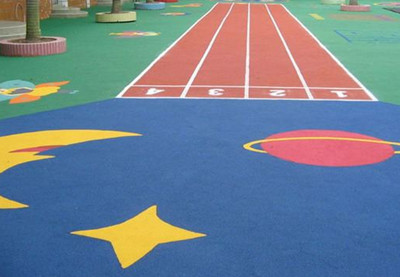 幼兒園室外塑膠地面施工注意事項和塑膠場地做法是什么？